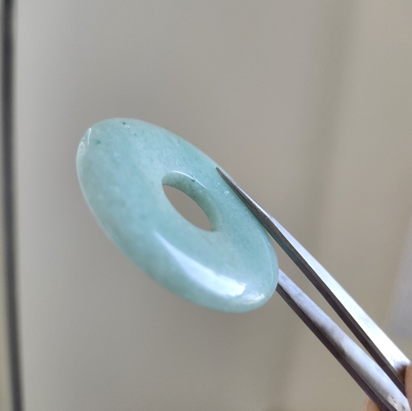 Round Jade pendent - Picture 6 of 6